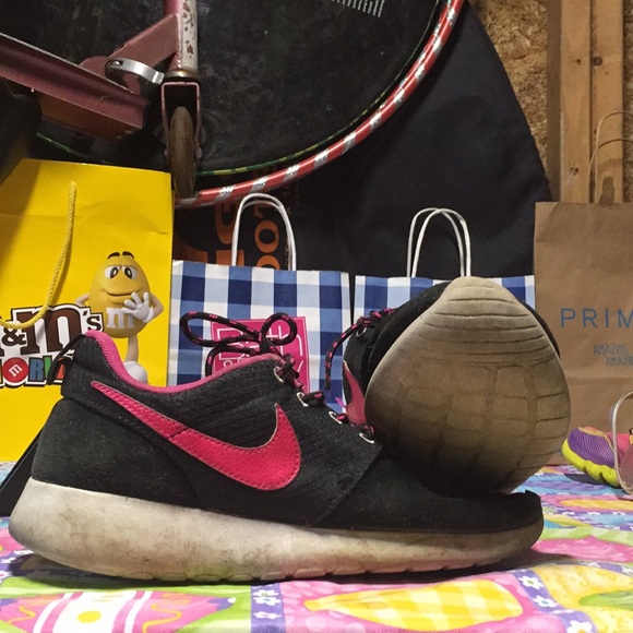 NIKE ROSHEE RUNS - Picture 2 of 3